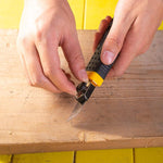 Deli 30 Pieces Plastic Handle Box Cutter 18mm Art Knife DL005